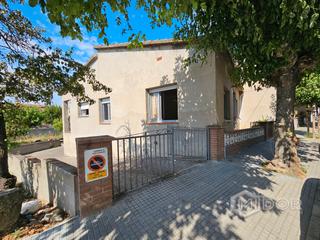 Maison jumelée Avinguda catalunya. Casa con jardín en el centro de caldes de malavella Maison jumelée Avinguda catalunya. Casa con jardín en el centro de caldes de malavella