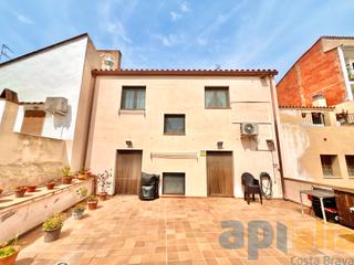 Maison jumelée  Carrer d'adrià álvarez 7. Casa zona pedro de palamos a 5 minutos de la playa Maison jumelée  Carrer d'adrià álvarez 7. Casa zona pedro de palamos a 5 minutos de la playa