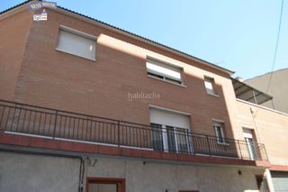 Andere Immobilien in Zona Nord. Singular casa en venta con local en rubí Andere Immobilien in Zona Nord. Singular casa en venta con local en rubí