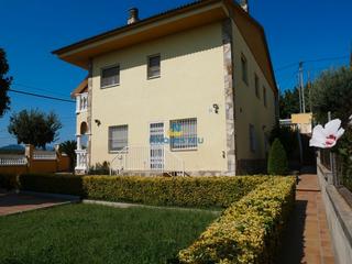 Xalet Carrer del xiprer 11. Casa con 2 viviendas independientes en maçanet de la selva Xalet Carrer del xiprer 11. Casa con 2 viviendas independientes en maçanet de la selva