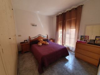 Piso Carrer tarragona. 3 dormitorios dobles y balcón Piso Carrer tarragona. 3 dormitorios dobles y balcón