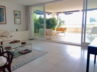 Lloguer Pis en Passeig marques casa riera, 3. Primera linea de mar 4 habitac. Lloguer Pis en Passeig marques casa riera, 3. Primera linea de mar 4 habitac.
