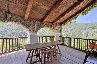 Casa Aball. Masia a los pies del cadí Casa Aball. Masia a los pies del cadí