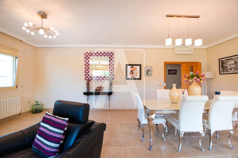 Foto 23a4b460-e582-4ba8-b242-a8db9a1ffc8d. Chalet avec chauffage parking piscine dans Carrió - La Merced - Los Pinos Calp Foto 23a4b460-e582-4ba8-b242-a8db9a1ffc8d. Chalet avec chauffage parking piscine dans Carrió - La Merced - Los Pinos Calp