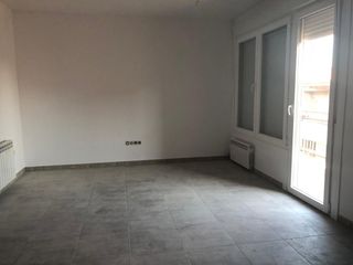 Rent Duplex Carrer baixa cortada. Dúplex en el centro de manlleu Rent Duplex Carrer baixa cortada. Dúplex en el centro de manlleu