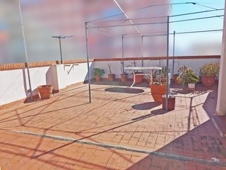 Dúplex Al lado nuevo centro y jardín túria. Ático tríplex con amplia terraza Dúplex Al lado nuevo centro y jardín túria. Ático tríplex con amplia terraza