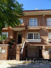 Casa pareada Carrer lluis companys. Gran casa centro martorell Casa pareada Carrer lluis companys. Gran casa centro martorell