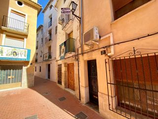 Casa en Calle mestre valls, 6. Casa de tres dormitorios con solárium Casa en Calle mestre valls, 6. Casa de tres dormitorios con solárium