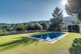 Casa en Carrer pau de la font (d´en), 1. Casa de 250m2 con piscina Casa en Carrer pau de la font (d´en), 1. Casa de 250m2 con piscina