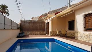 Chalet Calle castellón. Planta baja 3 dormitorios y 2 baños con piscina Chalet Calle castellón. Planta baja 3 dormitorios y 2 baños con piscina