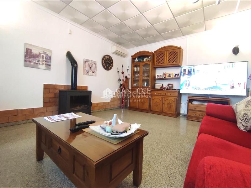 Foto 055e386f-e9d7-4f29-977f-61dc1bb8d8d0. Chalet in Plaza Castelar - Mercado Central Elda Foto 055e386f-e9d7-4f29-977f-61dc1bb8d8d0. Chalet in Plaza Castelar - Mercado Central Elda