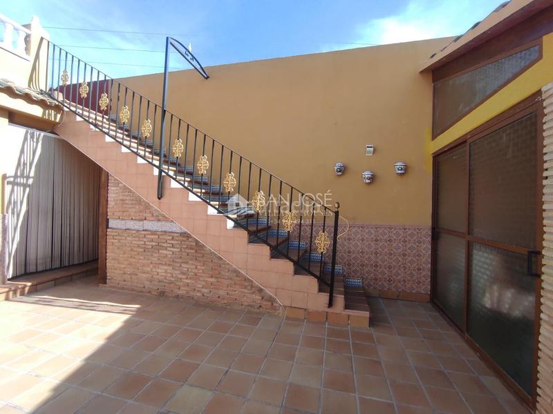 Foto 7d978493-f307-4586-b5fd-914e229ddf7a. Chalet in Plaza Castelar - Mercado Central Elda Foto 7d978493-f307-4586-b5fd-914e229ddf7a. Chalet in Plaza Castelar - Mercado Central Elda