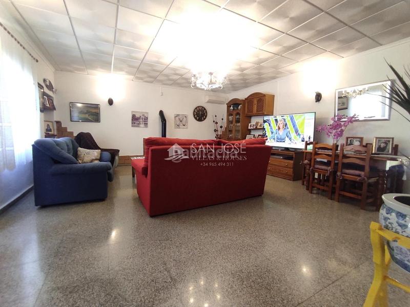 Foto 8933805b-6ff7-4539-944f-cc41a171eab8. Chalet in Plaza Castelar - Mercado Central Elda Foto 8933805b-6ff7-4539-944f-cc41a171eab8. Chalet in Plaza Castelar - Mercado Central Elda