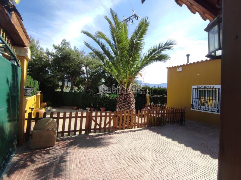 Foto eaab0f52-43a3-4b09-9ae7-9b81bb2da442. Chalet in Plaza Castelar - Mercado Central Elda Foto eaab0f52-43a3-4b09-9ae7-9b81bb2da442. Chalet in Plaza Castelar - Mercado Central Elda
