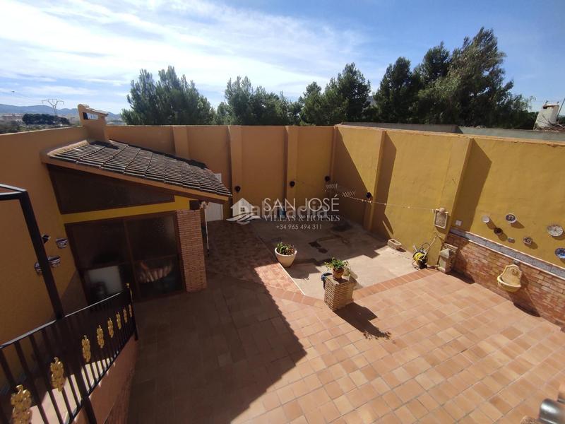 Foto f21dd8d2-cdec-4868-985b-9bf992c6c5e9. Chalet in Plaza Castelar - Mercado Central Elda Foto f21dd8d2-cdec-4868-985b-9bf992c6c5e9. Chalet in Plaza Castelar - Mercado Central Elda