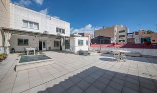 Maison Carrer barcelona. Edificio junto a la playa Maison Carrer barcelona. Edificio junto a la playa