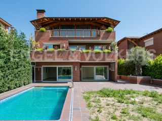 Lloguer Casa en La Plana-Bellsoleig. Obra nueva para grandes familias Lloguer Casa en La Plana-Bellsoleig. Obra nueva para grandes familias
