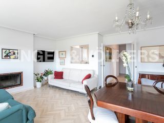 Etagenwohnung Avinguda cornella. Amplio, luminoso y reformado Etagenwohnung Avinguda cornella. Amplio, luminoso y reformado