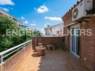 Casa adosada Carrer josep anselm clave. Para entrar a vivir Casa adosada Carrer josep anselm clave. Para entrar a vivir