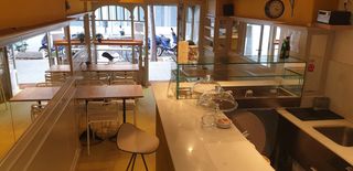 Trapasso Bar L´antiga esquerra de l´eixample. Bar cafetería c2 en l´eixample Trapasso Bar L´antiga esquerra de l´eixample. Bar cafetería c2 en l´eixample