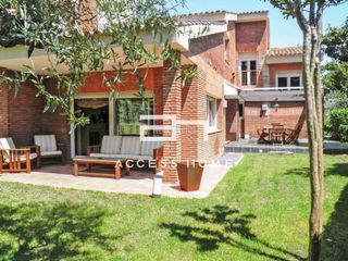 Affitto Chalet in Alella. Casa a tres vientos en alquiler Affitto Chalet in Alella. Casa a tres vientos en alquiler