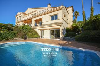 Location Chalet à Premià de Dalt. Propiedad en alquiler con piscina y vistas panorámicas al mar en Location Chalet à Premià de Dalt. Propiedad en alquiler con piscina y vistas panorámicas al mar en