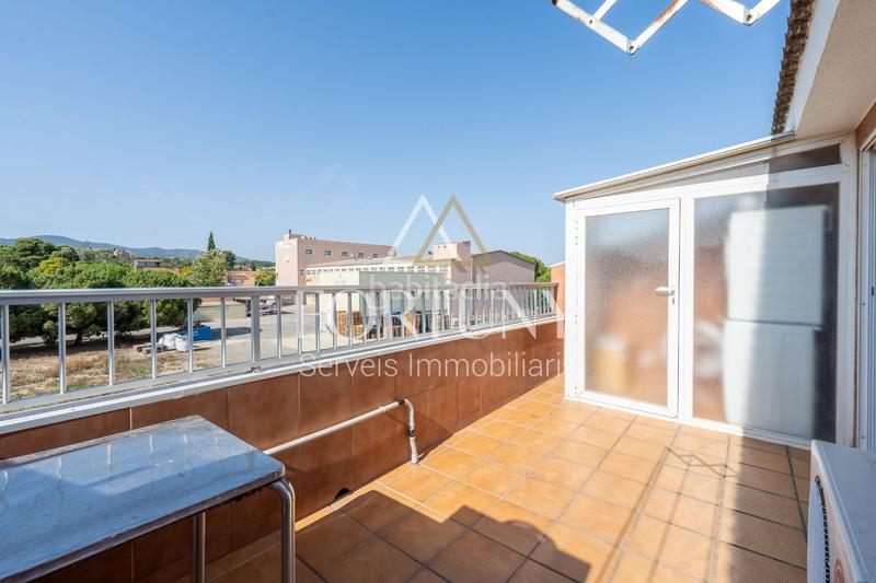 Foto 23d1afe9-4144-40ec-8ba7-2979ed487cb9. Casa adossada amb calefacció piscina a Ponent Reus Foto 23d1afe9-4144-40ec-8ba7-2979ed487cb9. Casa adossada amb calefacció piscina a Ponent Reus