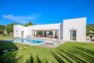 Chalet S´ obach - crestatx. Moderno chalet con piscina Chalet S´ obach - crestatx. Moderno chalet con piscina