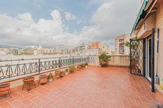 Ático  Carrer de la riera blanca. Ático con gran terraza en collblanc-badal, cerca del spotify cam Ático  Carrer de la riera blanca. Ático con gran terraza en collblanc-badal, cerca del spotify cam