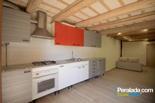 Lloguer Pis Centrico, en pleno nucleo urbano. Agradable y confortable. Lloguer Pis Centrico, en pleno nucleo urbano. Agradable y confortable.