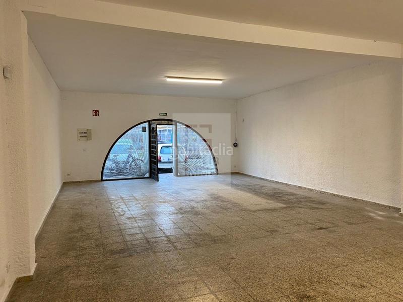 Foto 48481f60-fda7-4b01-a66b-3148a59dd361. Lloguer local comercial a Sant Maurici Empuriabrava Foto 48481f60-fda7-4b01-a66b-3148a59dd361. Lloguer local comercial a Sant Maurici Empuriabrava