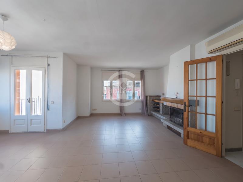 Foto 4519d3d1-a5c1-4df7-9b49-15aeed8704a8. Ático  con encanto en el centro — luminoso, amplio y con vistas despejadas en Palafrugell Foto 4519d3d1-a5c1-4df7-9b49-15aeed8704a8. Ático  con encanto en el centro — luminoso, amplio y con vistas despejadas en Palafrugell