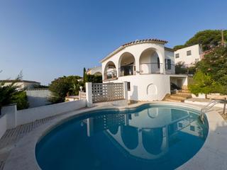 Maison à Montgó. Casa en cala montgó con piscina, bonitas vistas y a sólo 180m de Maison à Montgó. Casa en cala montgó con piscina, bonitas vistas y a sólo 180m de