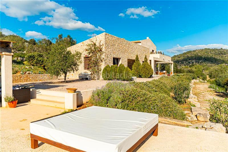 Foto 58facd9b-ca9b-409b-bbbf-877b8f5cb1b5. Masia amb xemeneia aparcament piscina a Son Servera poble Son Servera Foto 58facd9b-ca9b-409b-bbbf-877b8f5cb1b5. Masia amb xemeneia aparcament piscina a Son Servera poble Son Servera