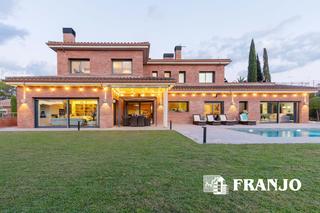 Casa en Bellaterra. Exclusiva casa en venta diseño, confort y sostenibilidad. Casa en Bellaterra. Exclusiva casa en venta diseño, confort y sostenibilidad.