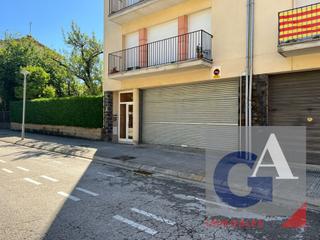 Aparcament cotxe a Sant Joan de les Abadesses Aparcament cotxe a Sant Joan de les Abadesses