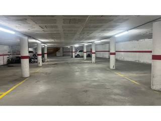 Rent Car parking Torre de les hores. Plaza de aparcamiento casco antiguo de berga Rent Car parking Torre de les hores. Plaza de aparcamiento casco antiguo de berga