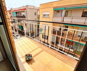 Piso Carrer vendrell. 4 ambientes exteriores! Piso Carrer vendrell. 4 ambientes exteriores!