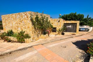 Chalet La vall. Casa en venta con agua y luz Chalet La vall. Casa en venta con agua y luz
