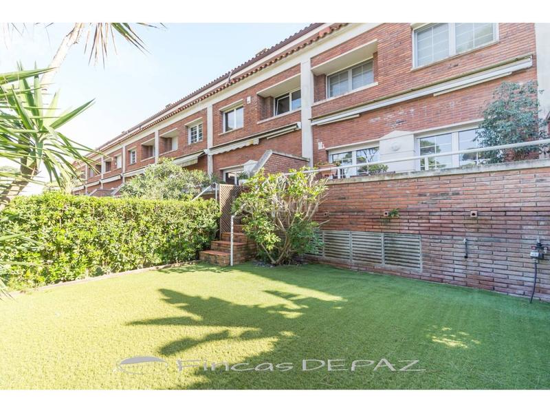 Foto b8b9c94d-0434-47cc-beca-05d6ffae4d66. Casa adossada amb calefacció aparcament piscina a Gavà Foto b8b9c94d-0434-47cc-beca-05d6ffae4d66. Casa adossada amb calefacció aparcament piscina a Gavà