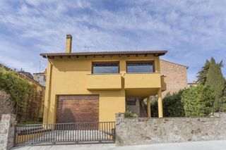 Xalet Sant hipòlit de voltregà. Chalet sant hipolit de voltregà Xalet Sant hipòlit de voltregà. Chalet sant hipolit de voltregà