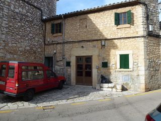 Etagenwohnung Carrer robines, de. 1r piso de 5 dorm. con terraza Etagenwohnung Carrer robines, de. 1r piso de 5 dorm. con terraza