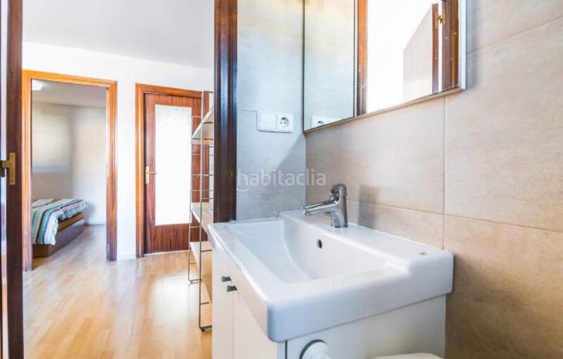 Foto cabfeed2-e776-4f95-a3f3-5463e7198c5c. Pis a Sants-Badal Barcelona Foto cabfeed2-e776-4f95-a3f3-5463e7198c5c. Pis a Sants-Badal Barcelona