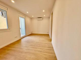 Appartement à Barri de les Corts. Piso reformado con ascensor, 2 habitaciones exteriores y balcón Appartement à Barri de les Corts. Piso reformado con ascensor, 2 habitaciones exteriores y balcón