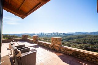 Masia a Darnius. Masia écologica tipo passivhaus é Masia a Darnius. Masia écologica tipo passivhaus é