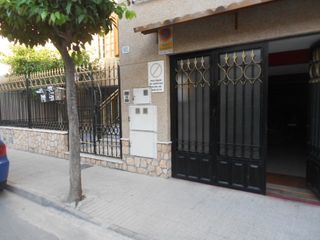 Almacén Calle doctor sirvent. Ampliolocal con vivienda Almacén Calle doctor sirvent. Ampliolocal con vivienda