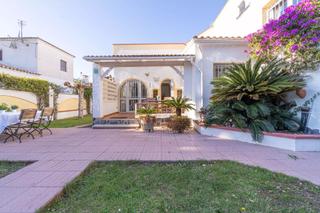 Casa a Montgrí. Chalet independiente en venta en empuriabrava cerca de la playa Casa a Montgrí. Chalet independiente en venta en empuriabrava cerca de la playa