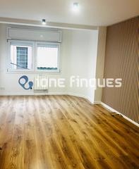 Etagenwohnung in La Gavarra. Ione finques ofrece Etagenwohnung in La Gavarra. Ione finques ofrece