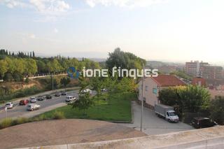 Pis a Col·legis Nous. Ione finques ofrece Pis a Col·legis Nous. Ione finques ofrece