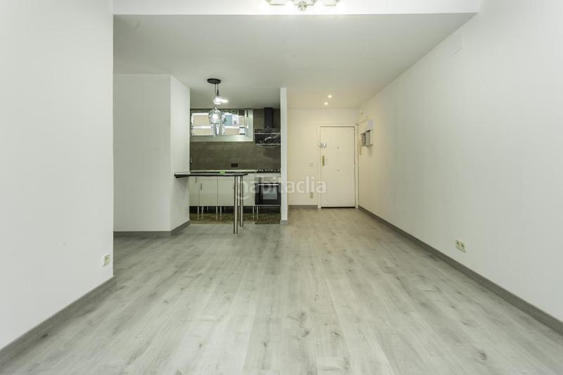 Foto add36fc8-8f77-46f7-91d4-8c9e02f6cb30. Piso luminoso piso completamente exterior junto a hospital vall dhebron en Barcelona Foto add36fc8-8f77-46f7-91d4-8c9e02f6cb30. Piso luminoso piso completamente exterior junto a hospital vall dhebron en Barcelona